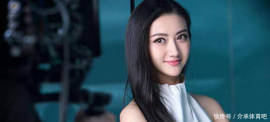 辛芷蕾被传抢景甜金主,秒删辟谣微博,是低调还