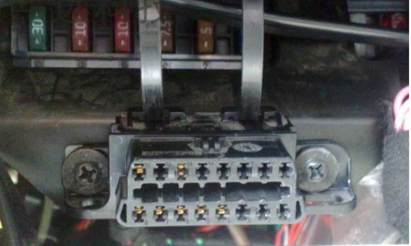 奇瑞A3的电脑插头在哪_360问答