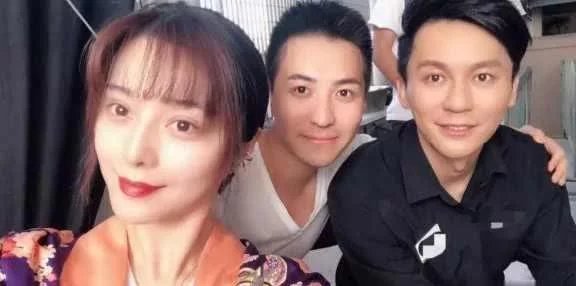 范冰冰与李晨最新消息!大黑牛摘下戒指,瘦成