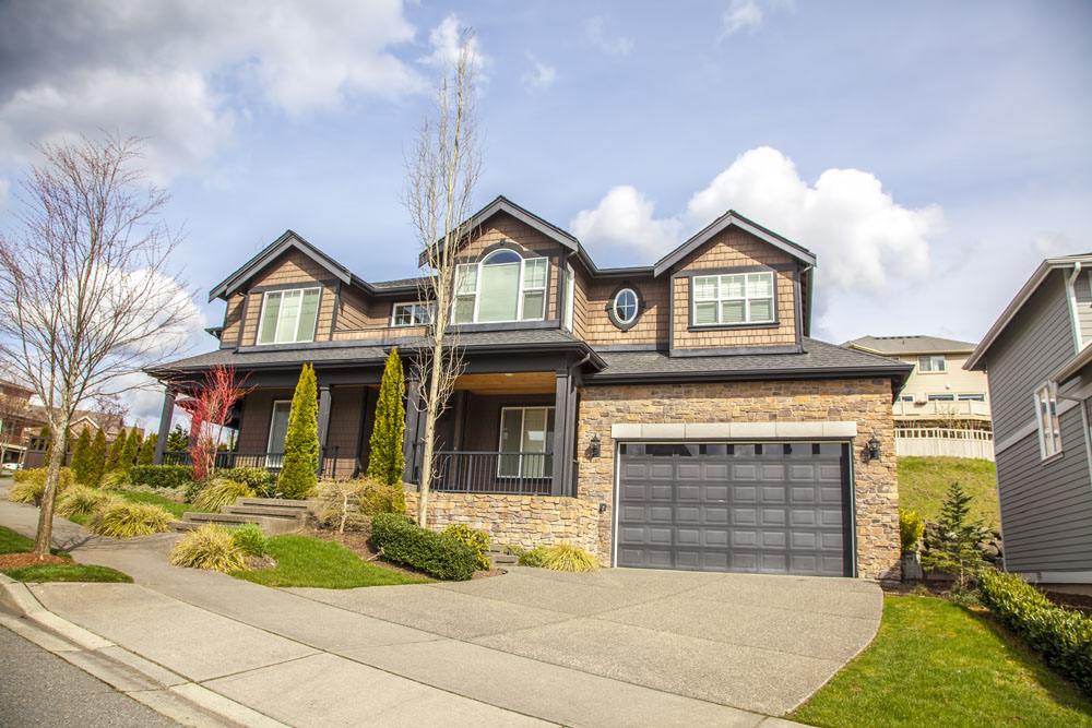 如何应对高房价,给年轻人的4点建议!