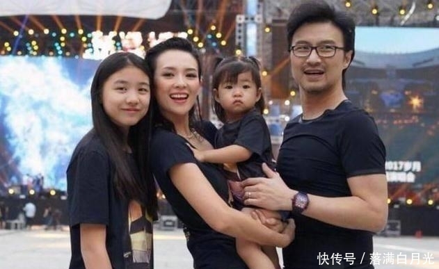 孙楠晒一家四口同框照,儿女与继母相处融洽,堪