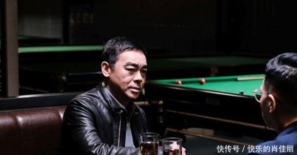 54岁的刘青云新片将上映,白天拍戏晚上刷碗,生