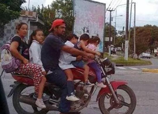 为什么有的人骑摩托车不戴头盔?