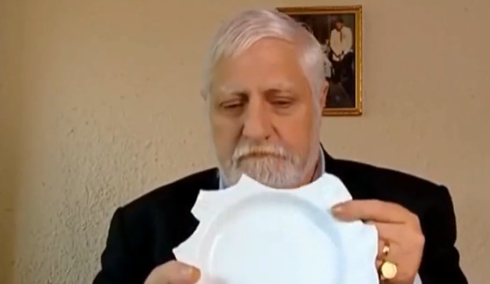 什么都吃的怪人,花15天吃掉一辆自行车,各国