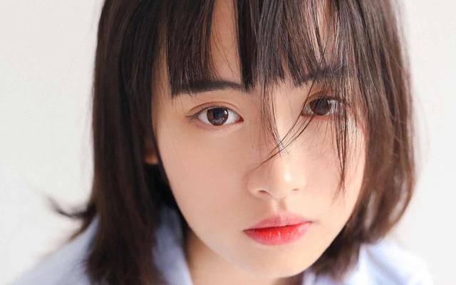 女生是不是单身很久了,可以从这3个表现看出来