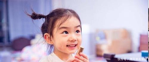 戚薇女儿同框比心超有爱!戚薇女儿综艺何时播