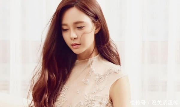 沈梦辰发照片暗示结婚,随后工作室否认,网友纷