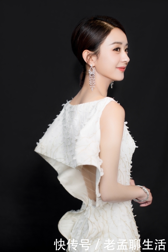 赵丽颖高清照片 t01a69f53716967ff3a.jpg