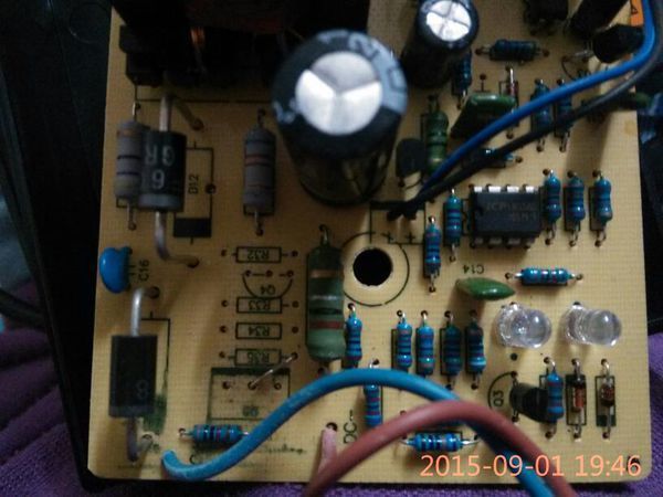 电动车充电器输出正负极反接未插市电,正负极