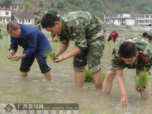 广西直属队是什么 在哪里 还有边防兵是什么样