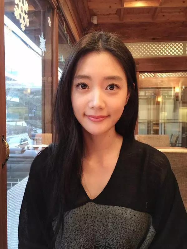 韩裔性感情趣曾是肖央女星,年初将在美国与企女神商店品图片