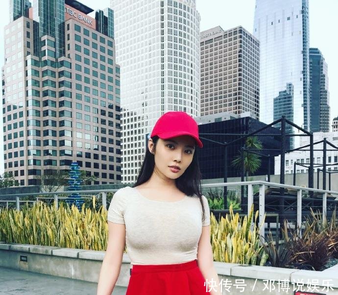 大胸姐徐冬冬为何天天微博晒自己性感照片 只