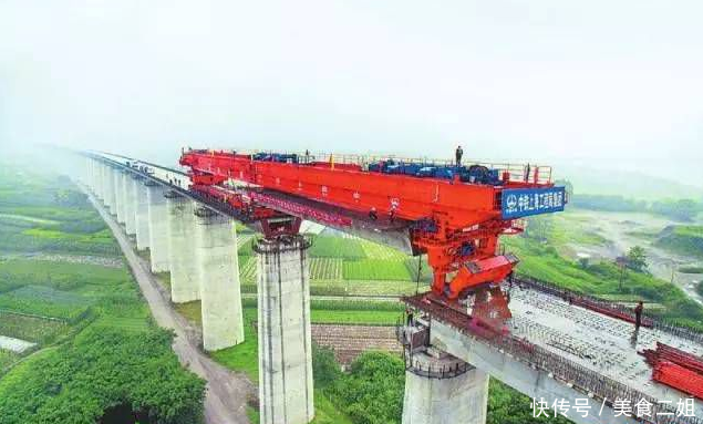 中国建世界首条山区高铁,造福万人,新建14个车站,有你家么?