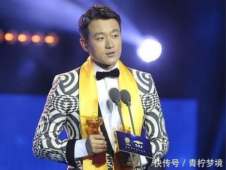 获奖演员没到场,颁奖嘉宾黑脸宣布奖项空缺,连