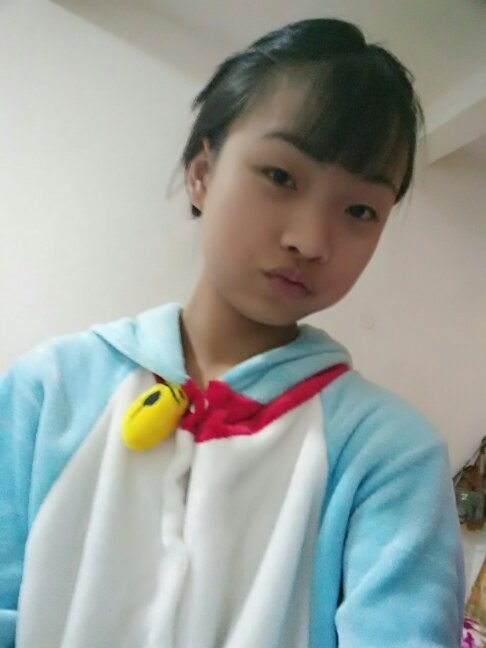 什么脸型 脸上的特征 比如婴儿肥啊什么的 给你