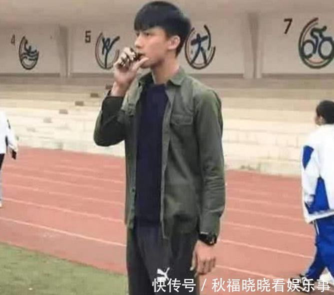 别人的无奈老师,高中女生太a无奈,女生辞职教岁体育15怎样的图片