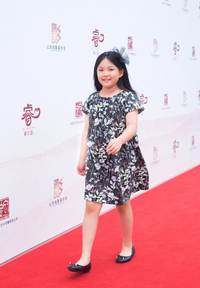 2018年,李湘女儿完美刷新了,9岁王诗龄,越来越