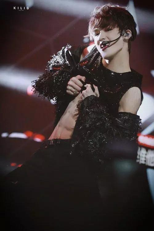 偶像练习生腹肌battle,蔡徐坤黄明昊朱正廷谁才