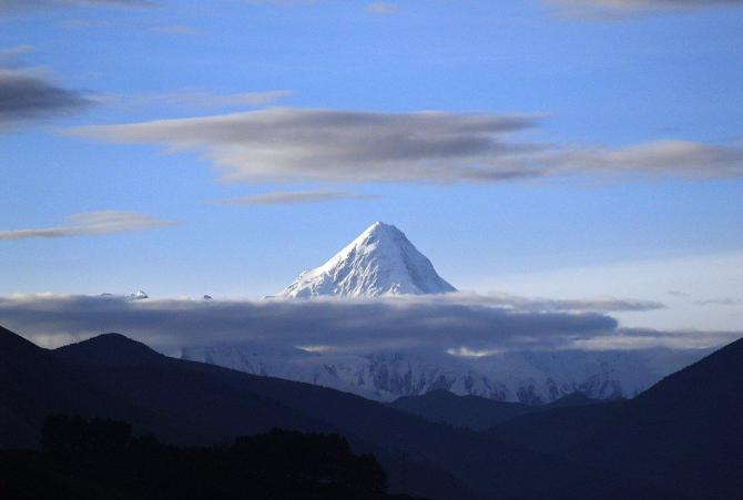 贡嘎山与波波山特种邮票