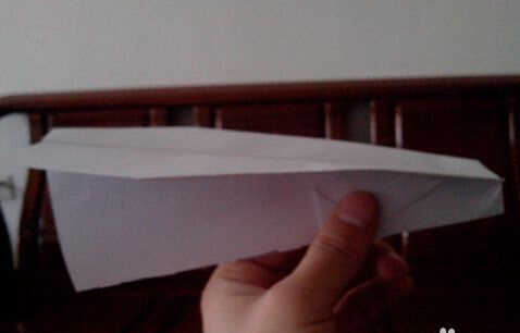 怎样折纸飞机飞得最远_360问答
