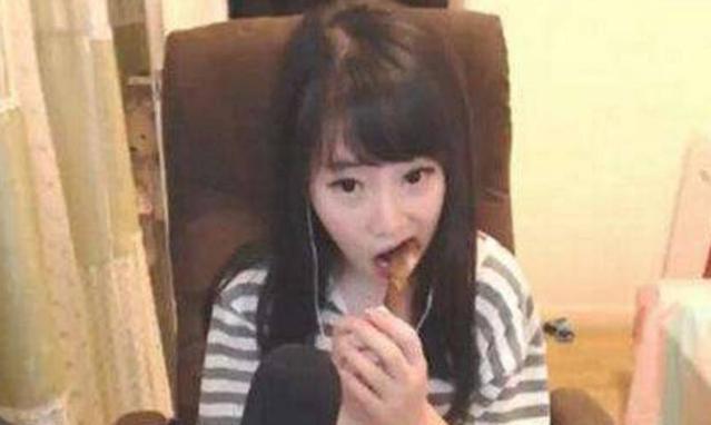 冯提莫被封杀只因为一张图片,网友他们赚钱实