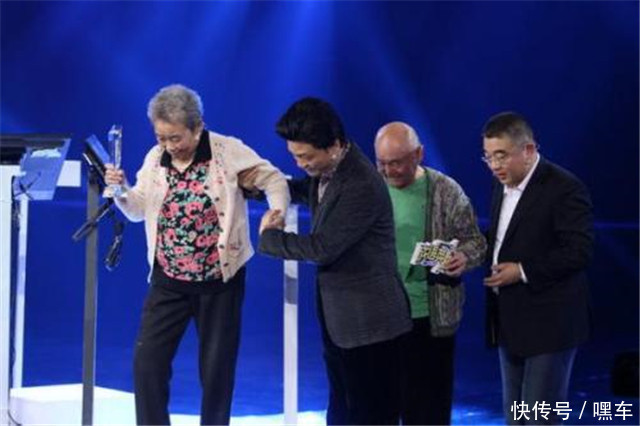 56岁崔永元为何敢炮轰身价几十亿的范冰冰,