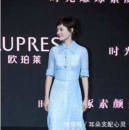 孙俪脚踩筷子高跟鞋现身活动,网友娘娘,保重