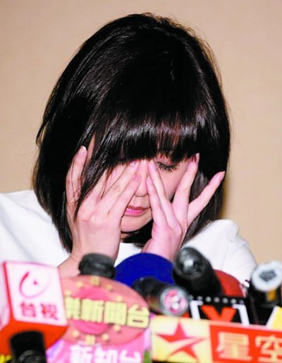 44岁贾静雯再办婚礼，曾替父还债错爱渣男，终于等到幸福来敲门