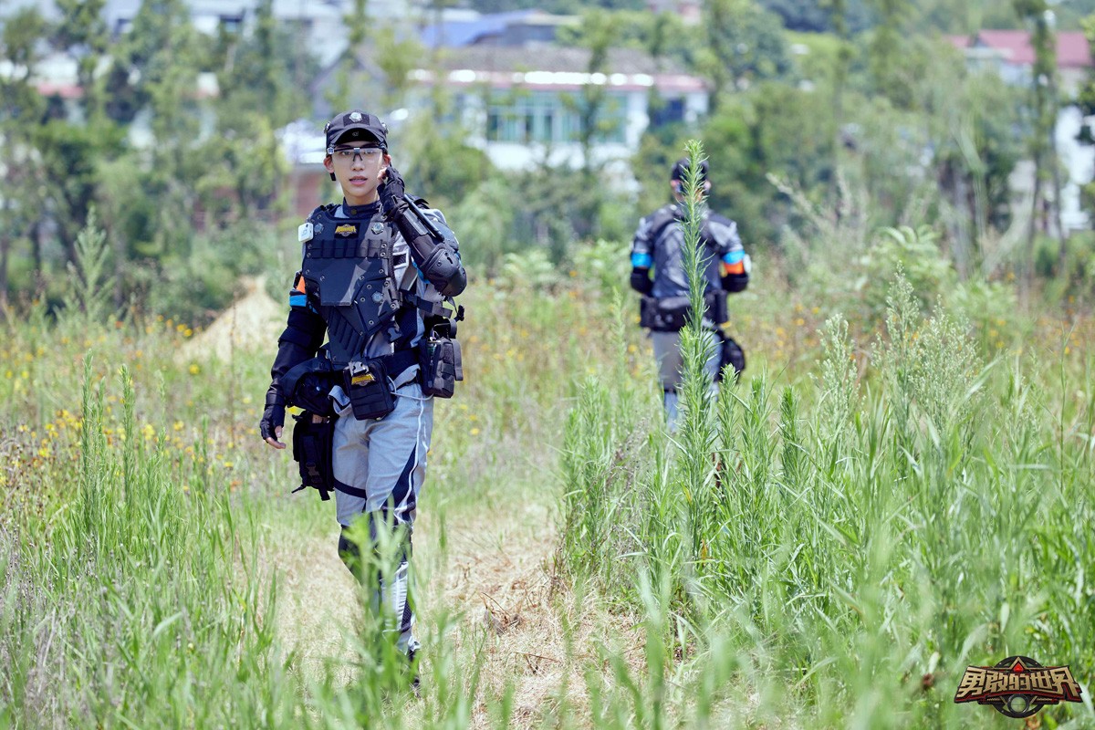 黄明昊称挑战对手就是勇敢 丁泽仁愿为队友赴汤蹈火