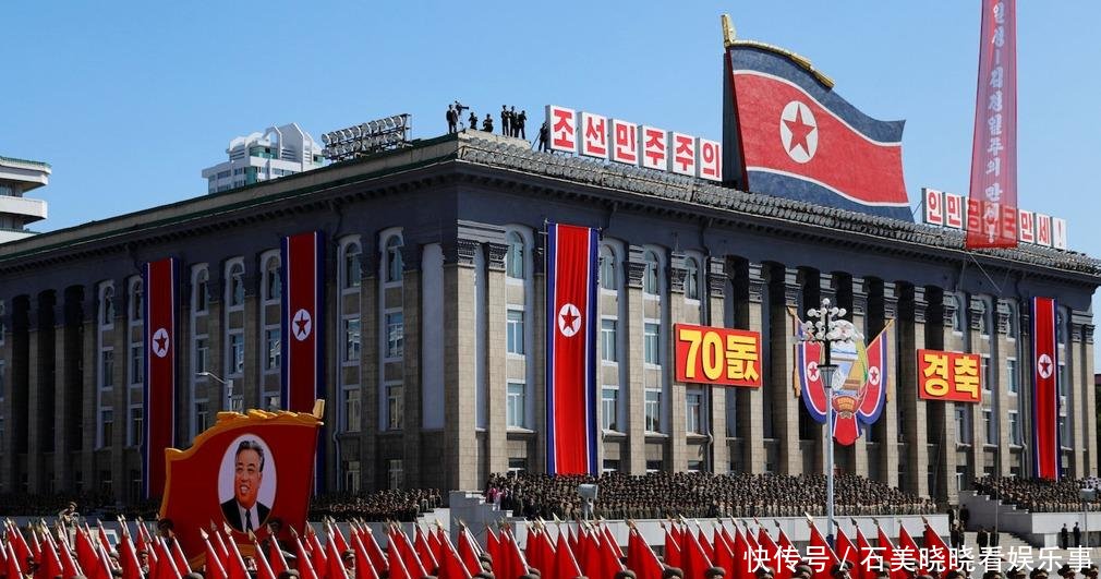 朝鲜建国70周年大阅兵现场大不同 金正恩颠覆
