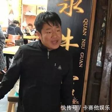 抖音石榴哥火了,月收入2万,网友知道真相之后