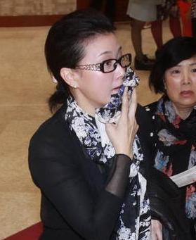 宋祖英近照曝光老到无人识，女神形象破灭，老公身份吓呆网友！