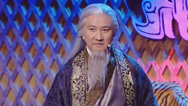 ... 演员就是团长杨树林,他与李玉刚搭档演了一个小品