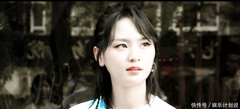 周笔畅大方承认整容, 是按照自己闺蜜样子整得