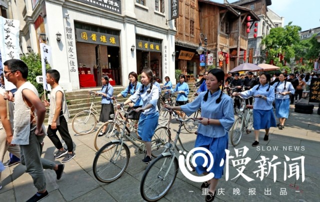 五一首日 重庆洋人街、两江影视城耍法多