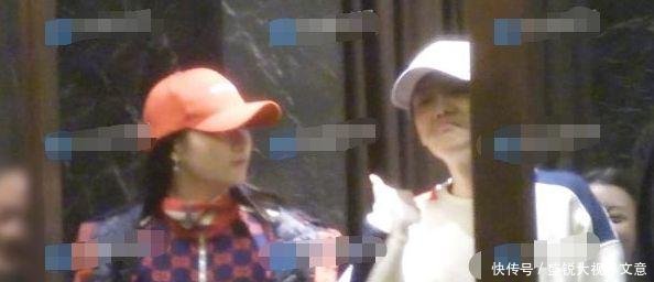 关晓彤鹿晗生日宴上甜蜜秀恩爱,深夜同返男方