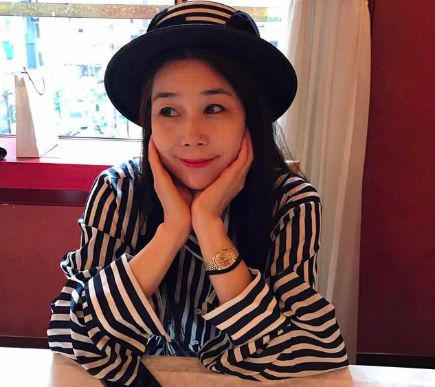 张馨予直言不因年纪大而结婚,她妈妈少女心爆