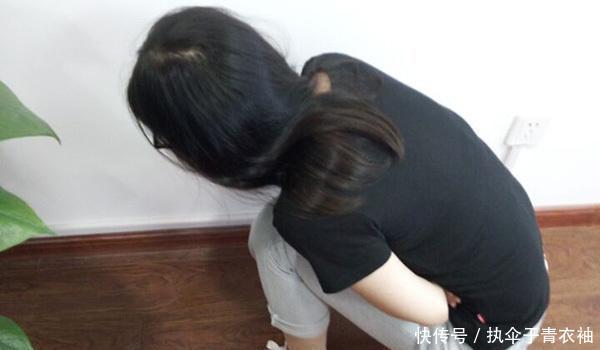 男生肚子痛难受的视频 t01b91634b1f9570f02.jpg