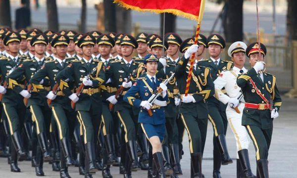 三军仪仗队中,白色军装是海军?还是空军_360