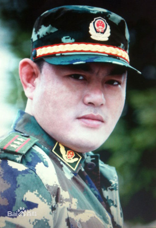 想看看《女子特警队》里面的罗斌和雷敏的简历