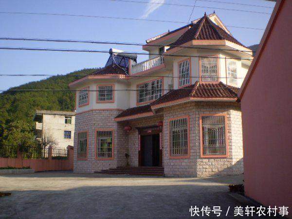 农村建房的屋面到底是选用平面好还是选用坡面好呢?这样做效果更