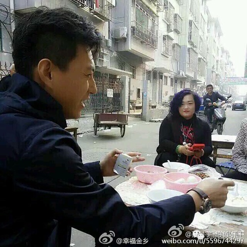 罗晋扛锄头易烊千玺钓鱼 明星回农村老家接地气