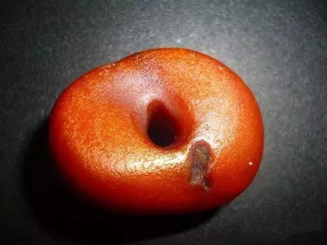 琥珀蜜蜡的分类、产地、保养和选购秘籍