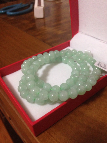 在洛仕奇抽奖买了个翡翠项链,证书能查到是真