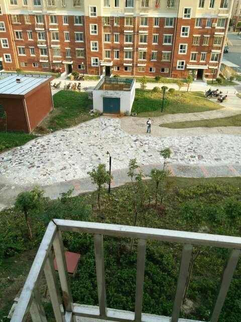 这样算路冲吗?此乃窗拍,欲买一,二楼。实际上