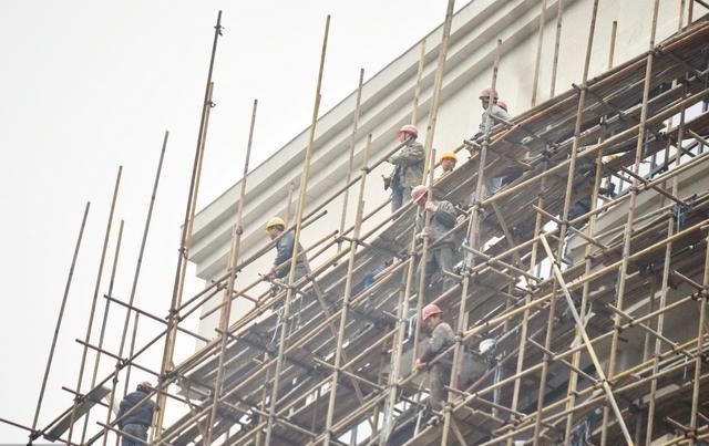 怎样搭建筑架子 t01bf4eb47d6734b131.jpg