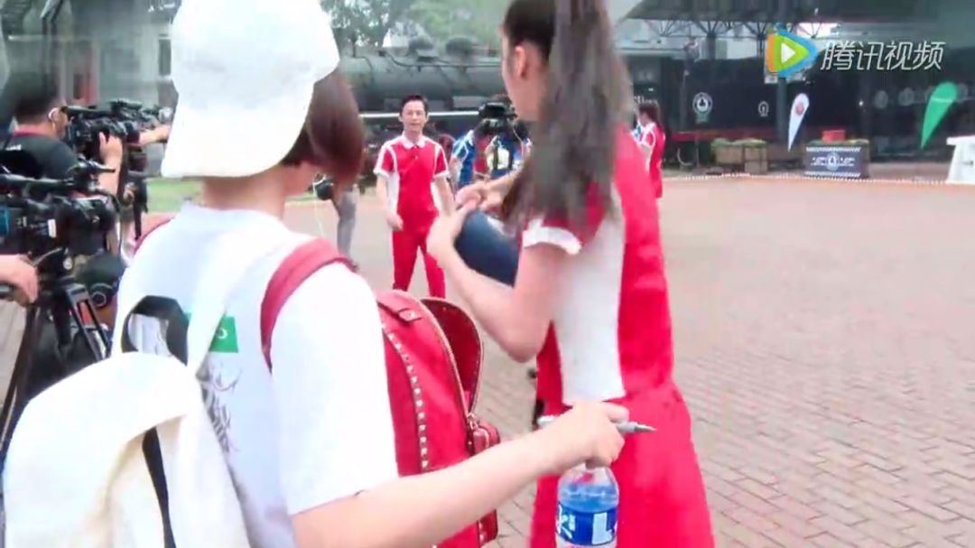 欧阳娜娜这样的小公举居然是讨好型人格?