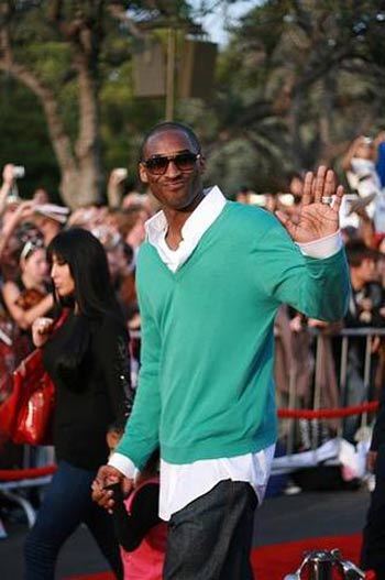 科比<em>v领毛衣</em>套衬衫装什么牌子?哪能找到_360