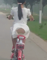 爆笑gif:穿这么短的裙子,还找风口;景点中的景点呀!