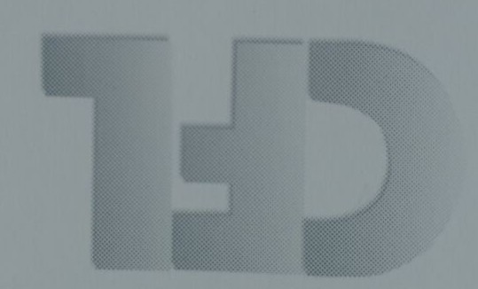 请问这个渐变字体在PS是如何制作的,请指教,急